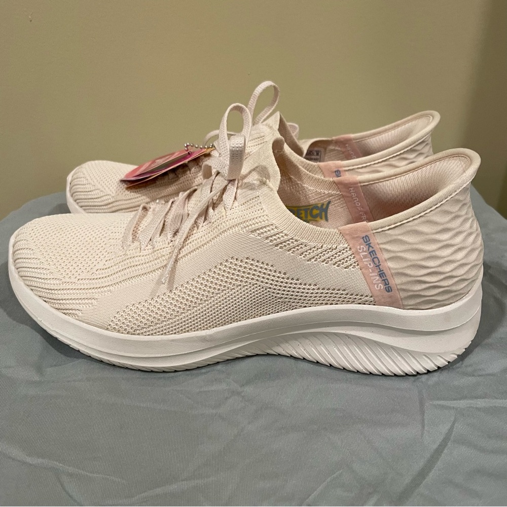 New Women's Skechers Slip-ins Ultra Flex 3.0 - Brilliant Natural Size 8.5 NWT